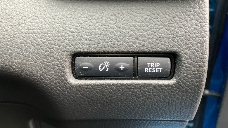 Nissan Qashqai 1.3 DiG-T N-Connecta 5dr [Glass Roof Pack] Petrol Hatchback